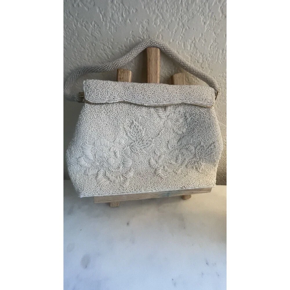 Vintage LA REGALE Off white BEADED evening Purse.  Beautiful, With Minor Stain.